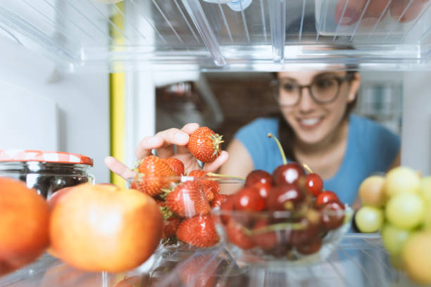 how long do strawberries last in fridge?