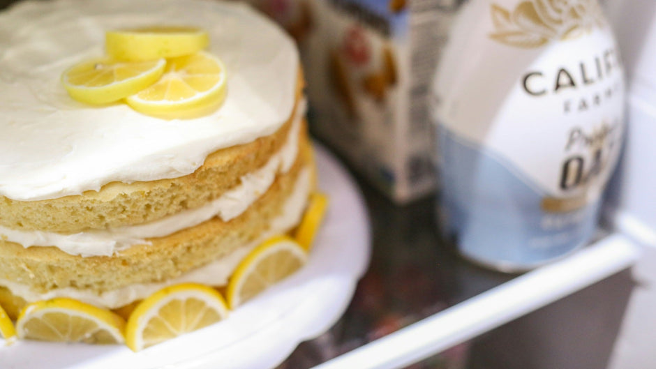 How long does cake last in the fridge?